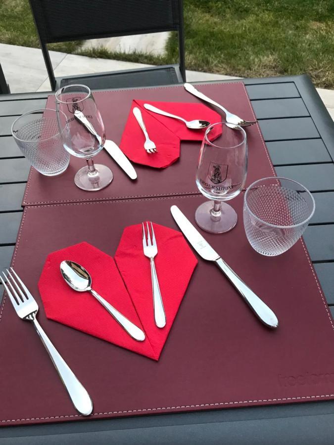 L'Attrap'Reves : Le Confort Hotelier, La Convivialite En Plus Ergersheim Exteriör bild